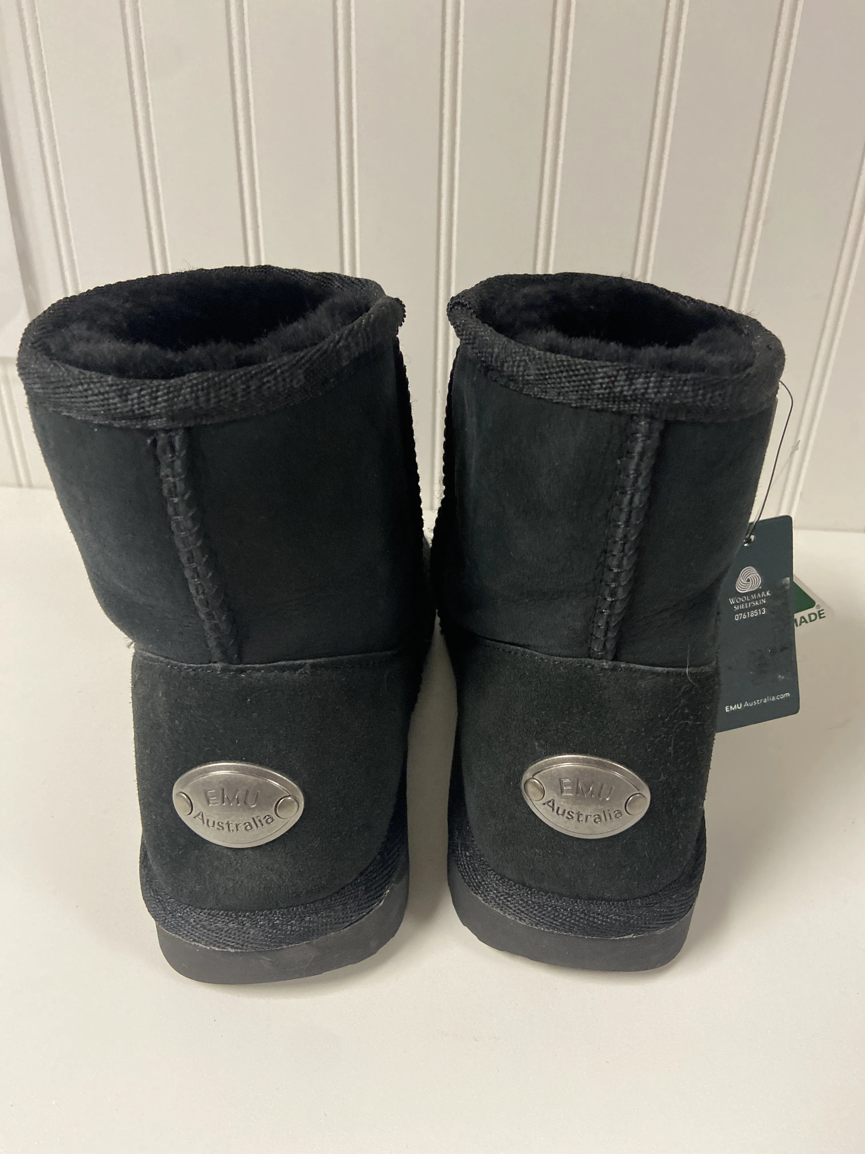 Boots Snow By Emu  Size: 7