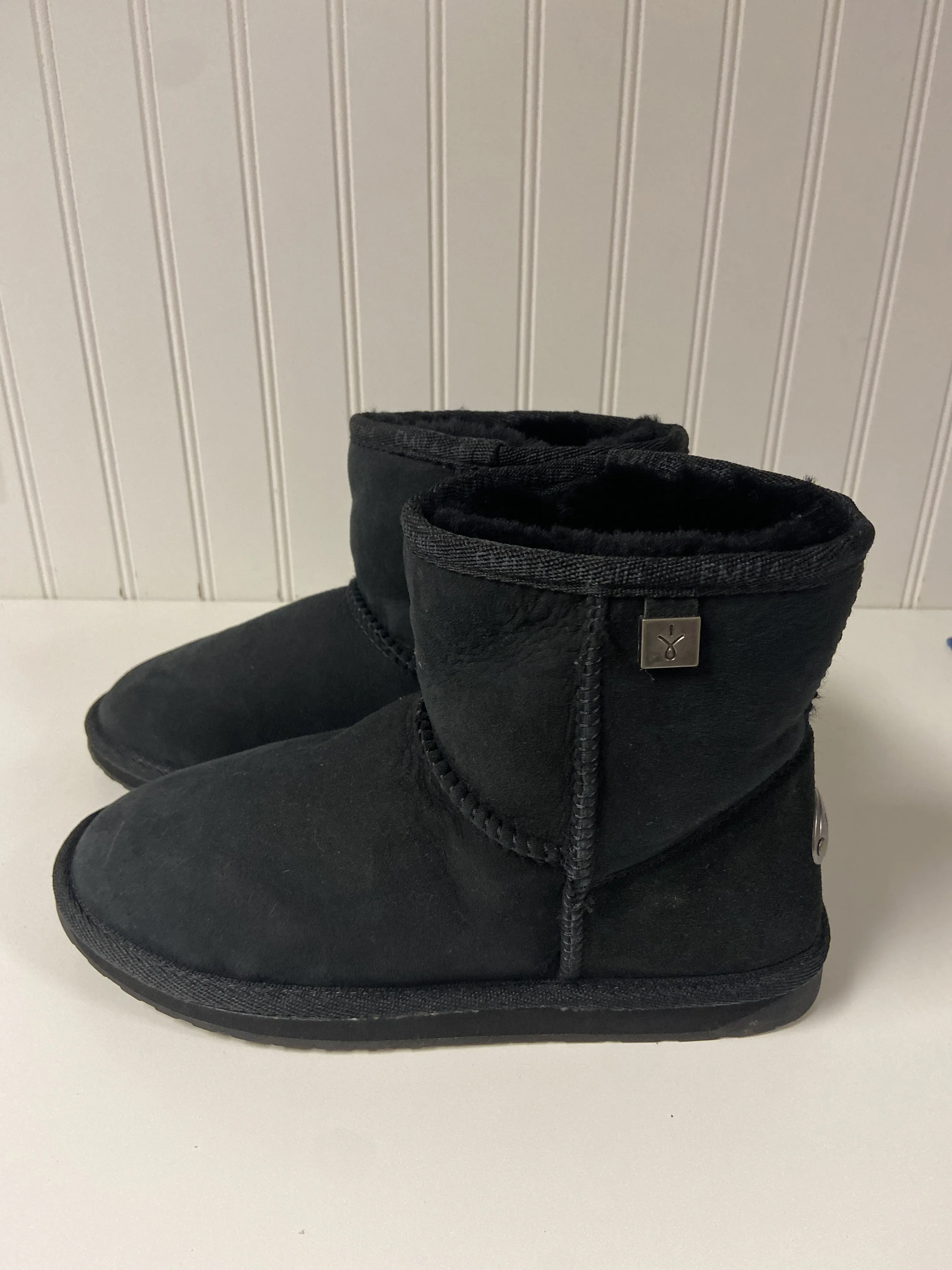 Boots Snow By Emu  Size: 7