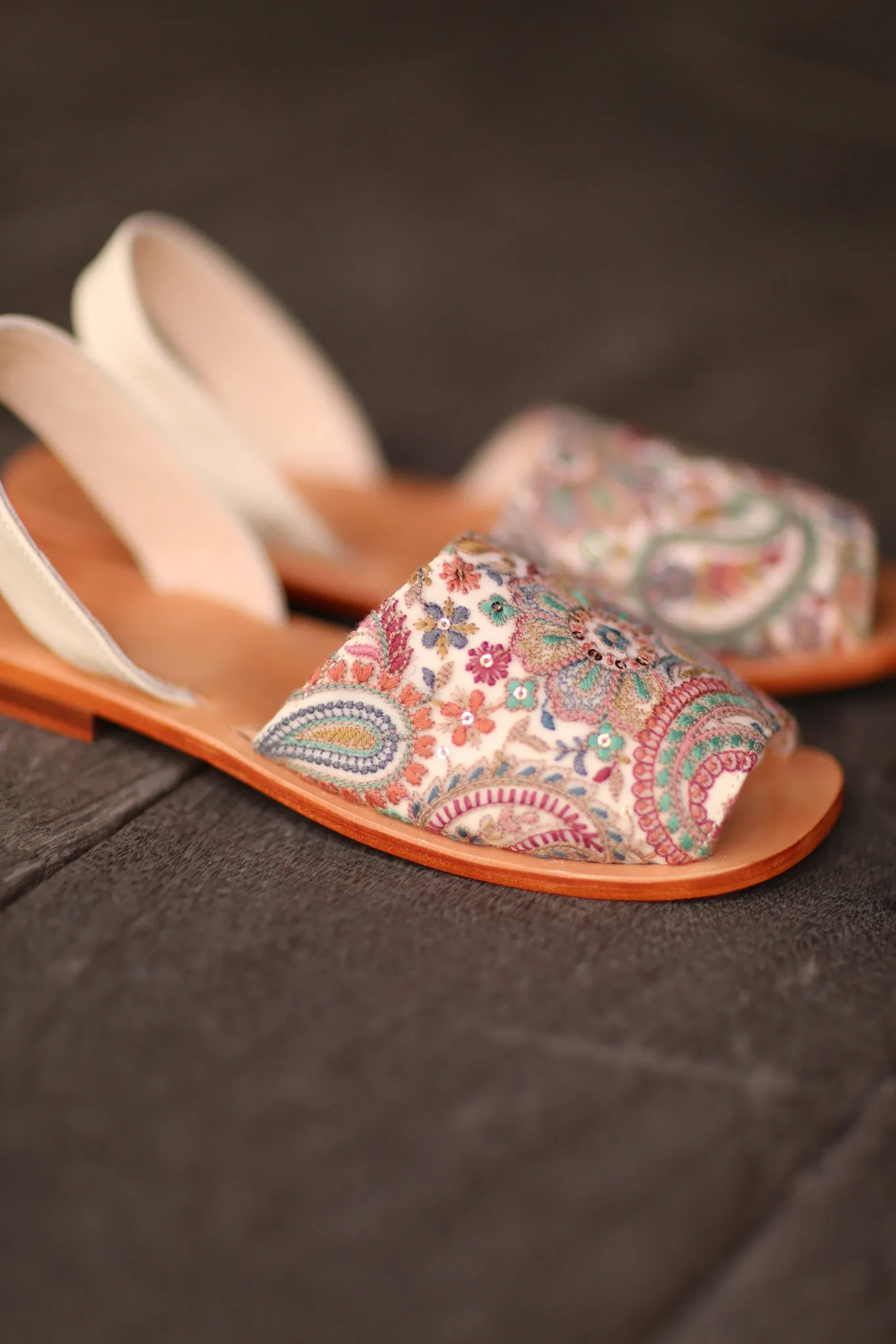 EMBROIDERED SILK SANDALS MARIE