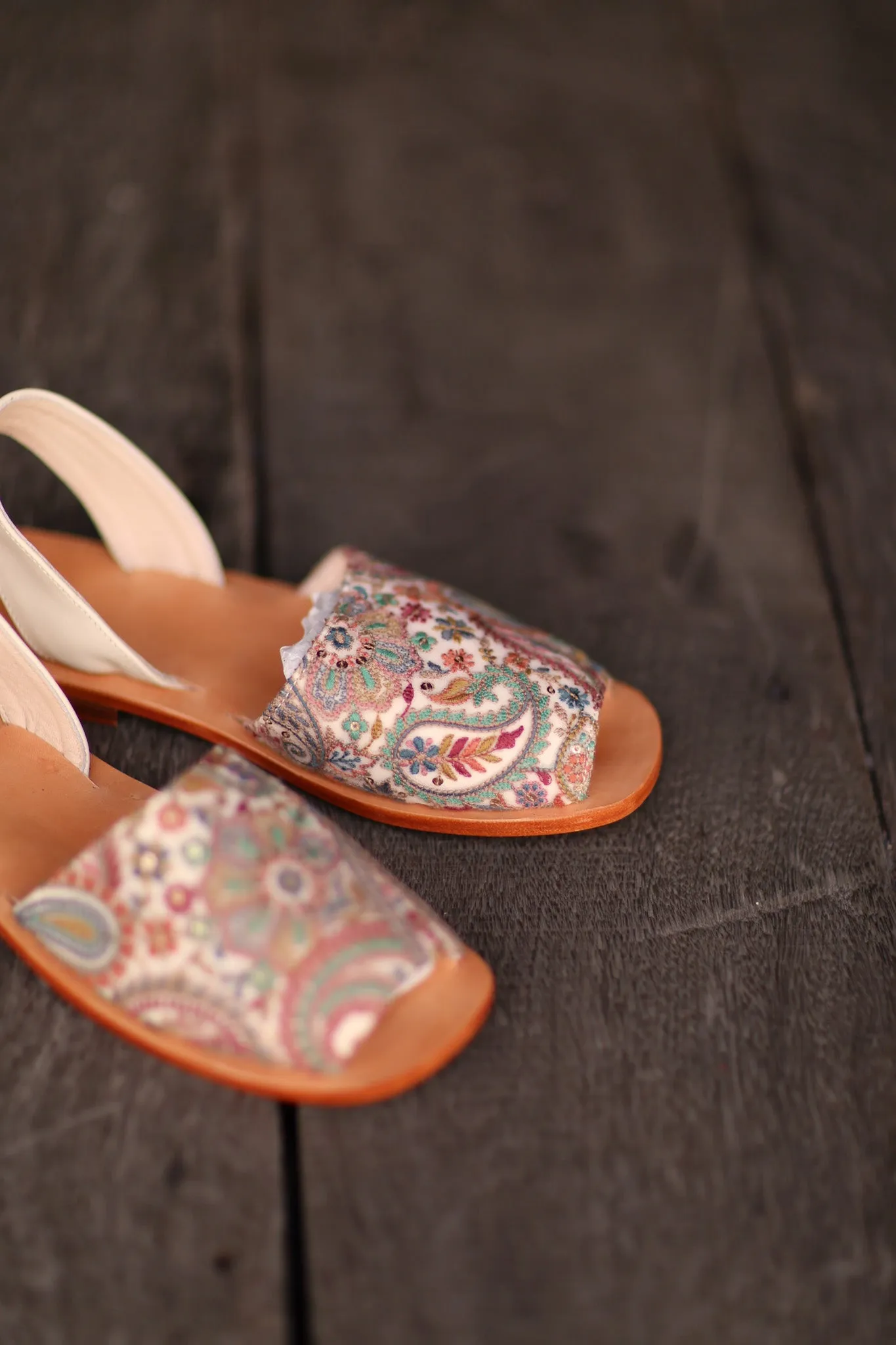 EMBROIDERED SILK SANDALS MARIE